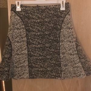 Black adn white print skirt